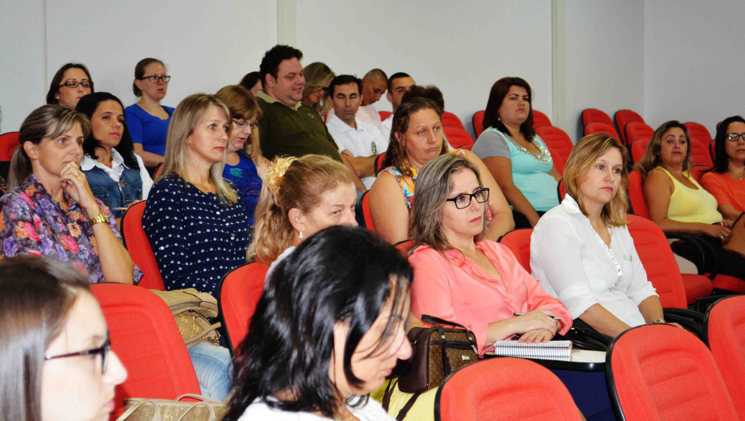 Reunião de docentes e agentes de serviços gerais para escolha de vagas será no dia 10