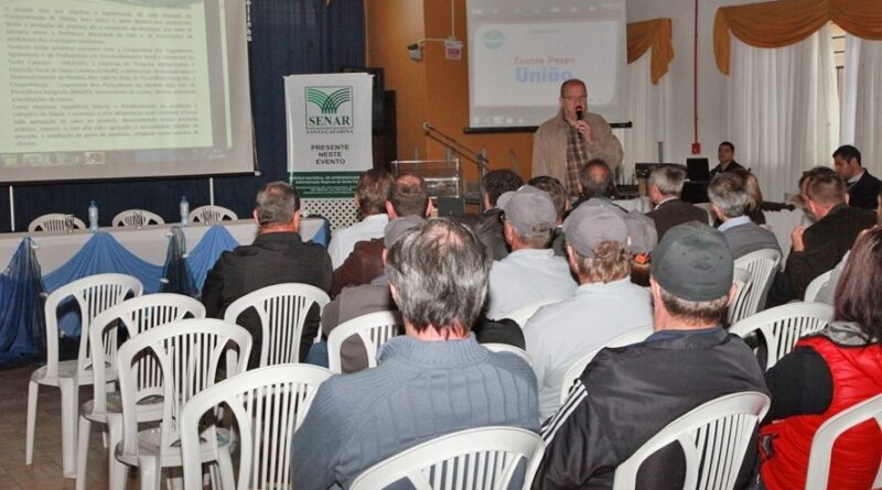 Prefeito Hugo Lembeck apresenta projeto do Frigorífico de Peixe