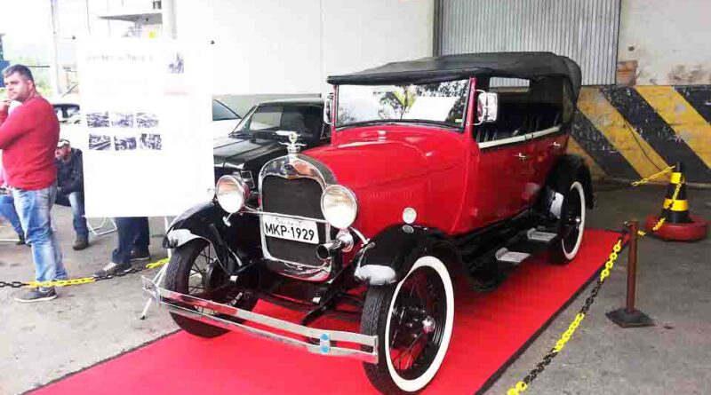 4ª Exposição de Carros Antigos