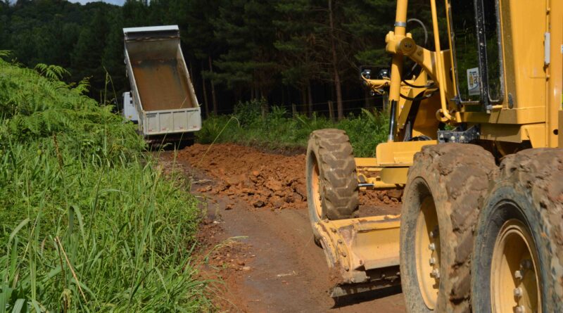 Obras na estrada geral do Palmital