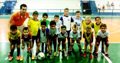 Futsal, disciplina, convivência e educaçãoSub 9 de Futsal de Taió defende título da Liga Regional do Alto vale 2015