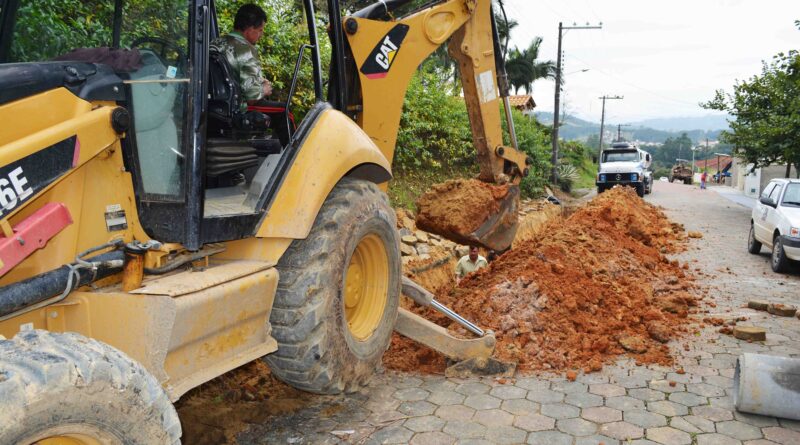 Prefeitura realiza obras na região do bairro Padre Eduardo