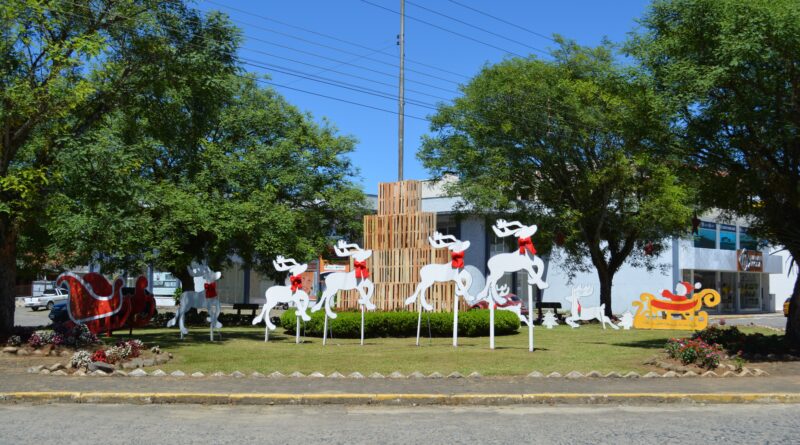 “Nós estamos juntos trabalhando como equipe, um se doando pelo outro e todos se entregando em prol de fazer um lindo Natal para o nosso município