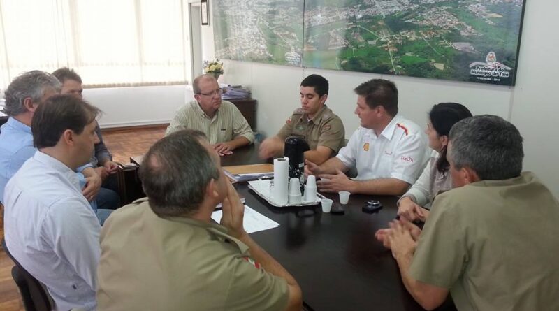 Reunião que definiu detalhes aconteceu no Gabinete do Prefeito