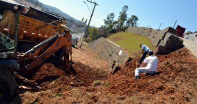 Retirada do barro e construção do Muro