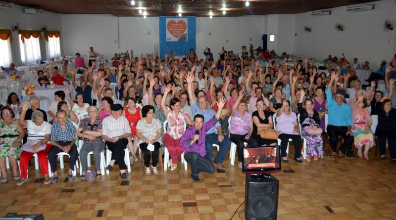 Homenagem Clube de Idosos