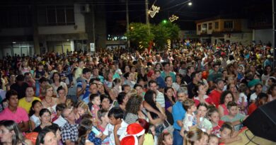 População lota o pátio